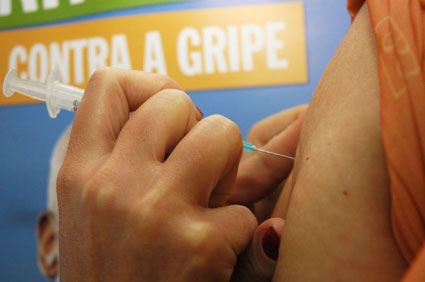 http://www.geraldojose.com.br/ckfinder/userfiles/images/Vacina-Gripe-A.jpg