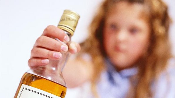 http://www.geraldojose.com.br/ckfinder/userfiles/images/garrafa-alcoolismo-crianca-20010207-size-598.jpg