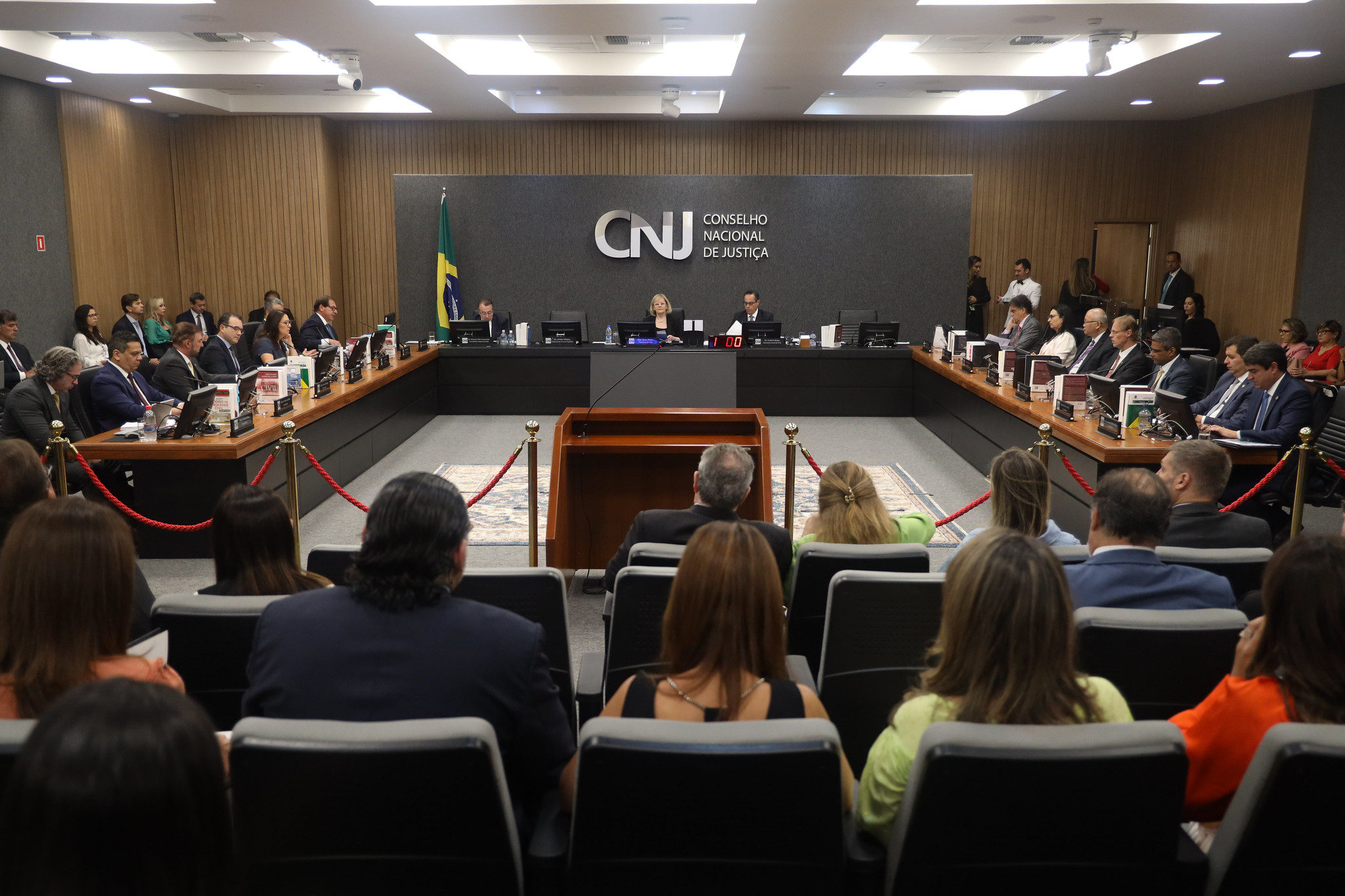 CNJ afasta Juíza Gabriela Hardt, substituta de Moro na 13ª vara de Curitiba