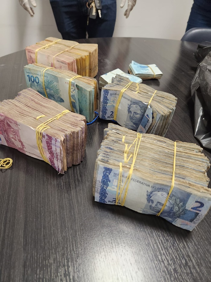 Homem é preso ao tentar corromper secretário da Fazenda com quase R$ 50 mil em espécie