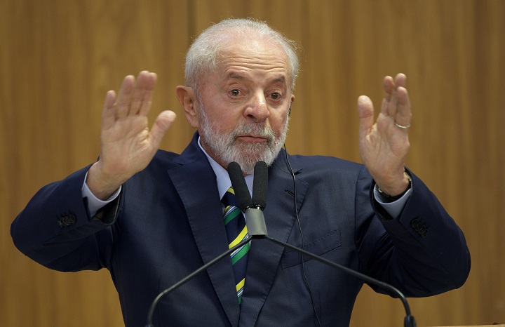 “Se pudesse, ia fazer um decreto: é proibido mentir. Quem mentir vai ser preso”, declarou Lula em evento